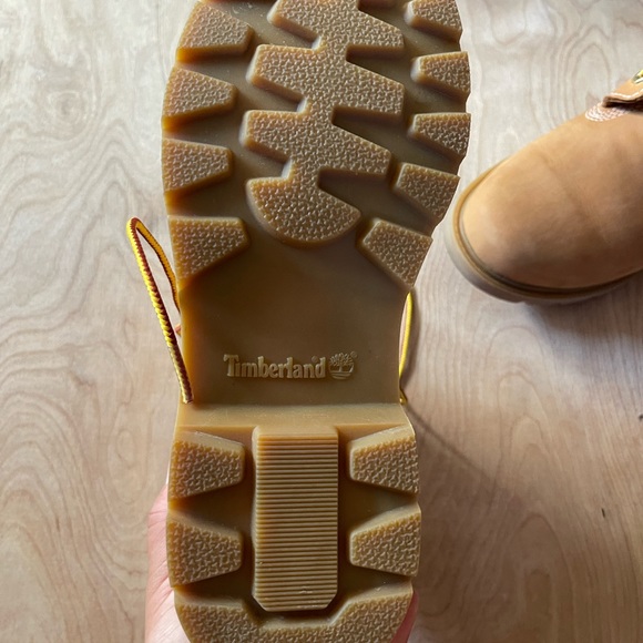 Women’s Timberlands - Picture 7 of 8
